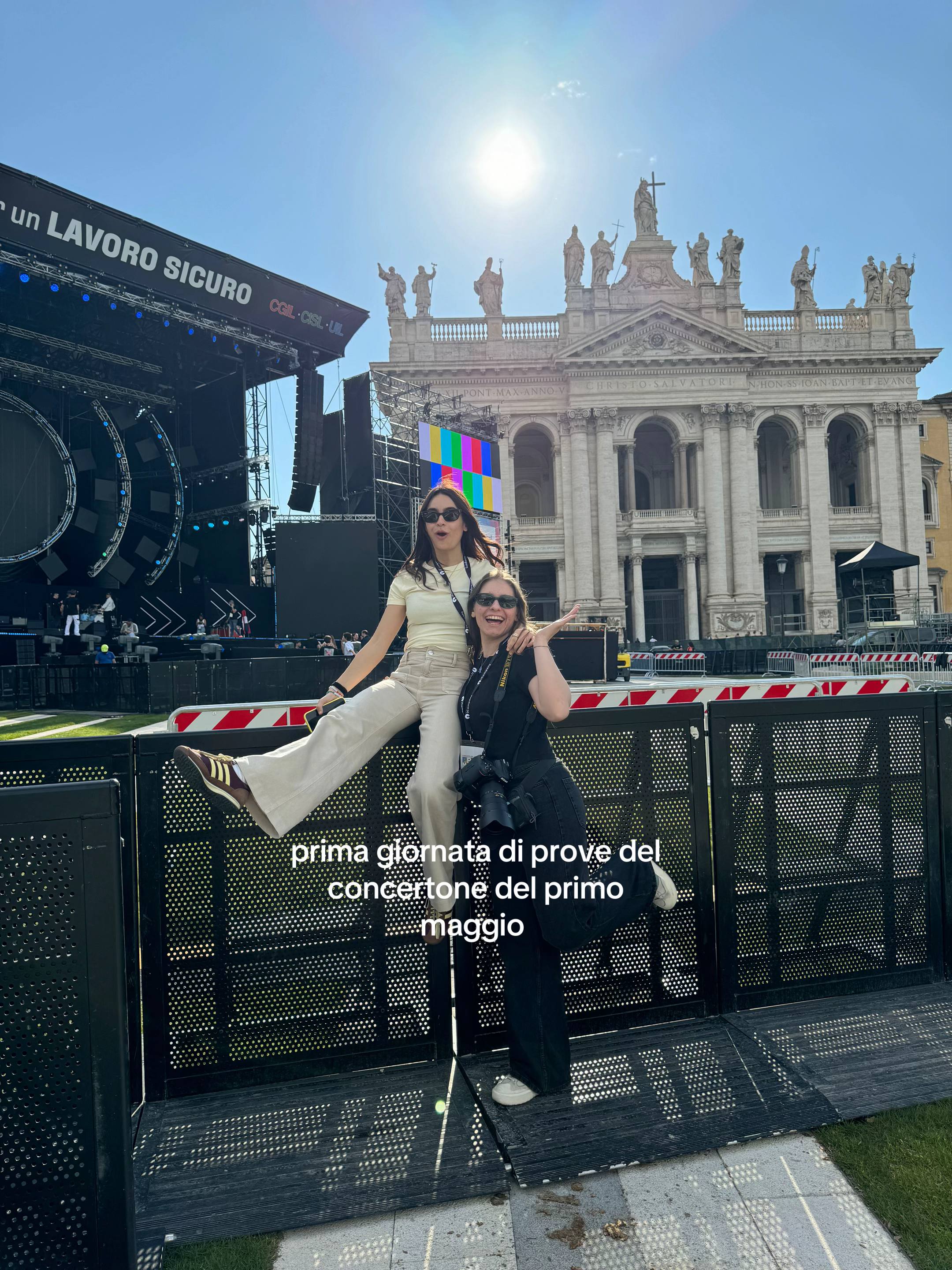 A post by @camonkei on TikTok caption: 🤍✅ chi aspettate ? avete qualche domanda ? #primomaggioroma #concertoneprimomaggio #1m2025 