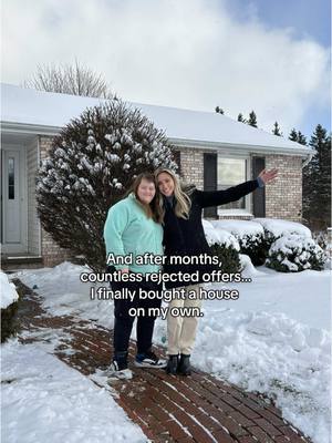 A post by @sar_carolyn on TikTok caption: I share this because a year ago today I felt hopeless. And someone else out there may be feeling that too. And as cliche as it sounds, I promise you there’s life on the other side of despair. This isn’t a story of pity and hope for sympathy, but one of triumph and success.  Thank you all for being by our side through this last year. We are so loved by all of you. ❤️ #lifeafterdivorce #newhome #rescuecats #rescue #sisters 