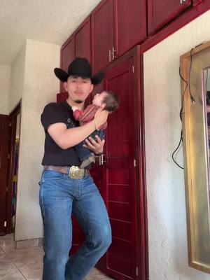 A post by @uzielgonzalezz on TikTok caption: Y llegó la cumbiaaaaa🕺❤️ #foryoupage #paratii #puertovallarta #rancho #vidaderancho #uziel #eluziel #uzielgonzalez #bailando #baile #bailar #banda #bandas #cumbia #jalisco #mexico #desmadre #bailes #jaripeos #amor #sobrino #familia 