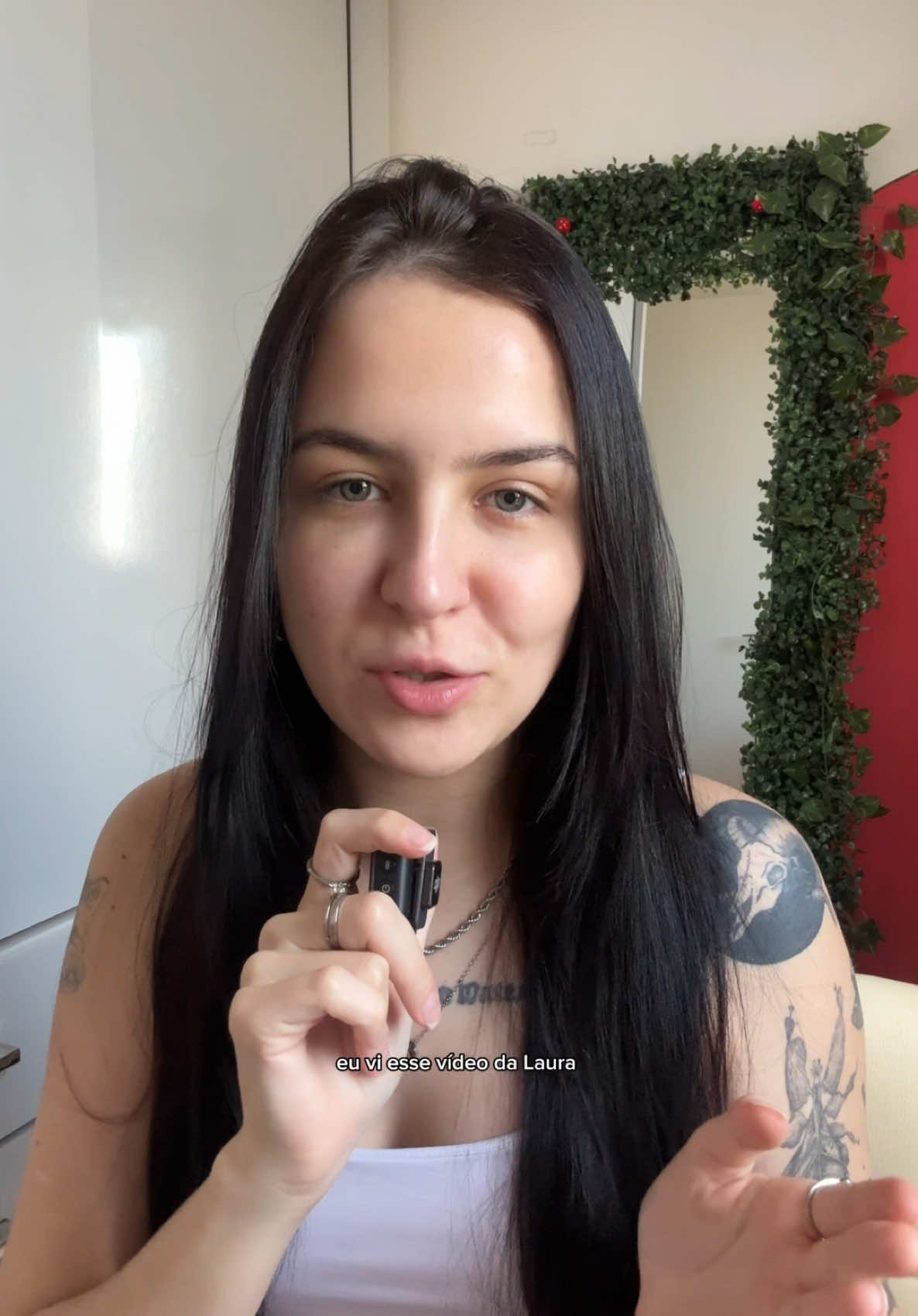 A post by @doarda on TikTok caption: Testando mais um produtinho..  E agora como eu faço parte do #NeutrogenaSquad, eu comecei testando o famoso Hydro Boost Water Gel da @NEUTROGENA®️, um hidratante que promete 48h de hidratação profunda com uma textura water gel super refrescante *publi
