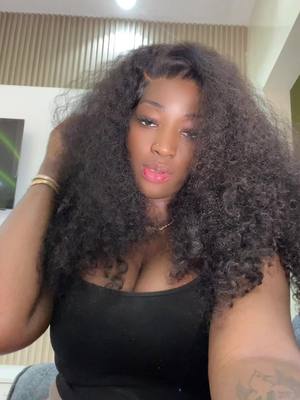 A post by @diarra_officiell on TikTok caption: @Lok bombe ❤️