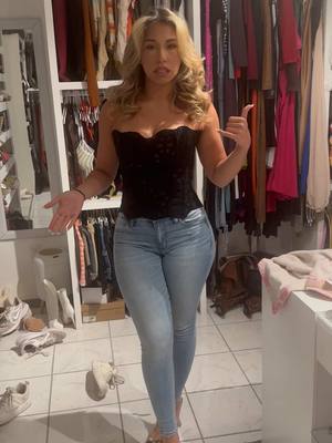 A post by @mommadelvalle on TikTok caption: taco is!!!!#fyp #fypage #vibewithme #tiktokpartner #viral_video #viralvideo #awesome #loveyou #daughter #vibes #tiktokmademebuyit #baddie #vibecheck #family #beautyhacks #vibe #tacos #fashion #fashiontiktok 