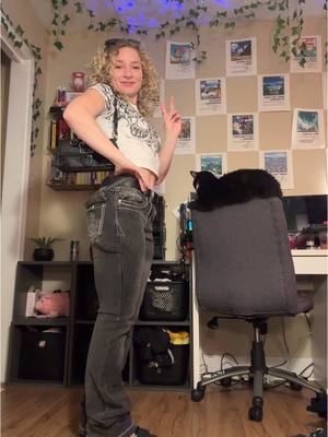 A post by @kennabeann14 on TikTok caption: Matching the cat>>