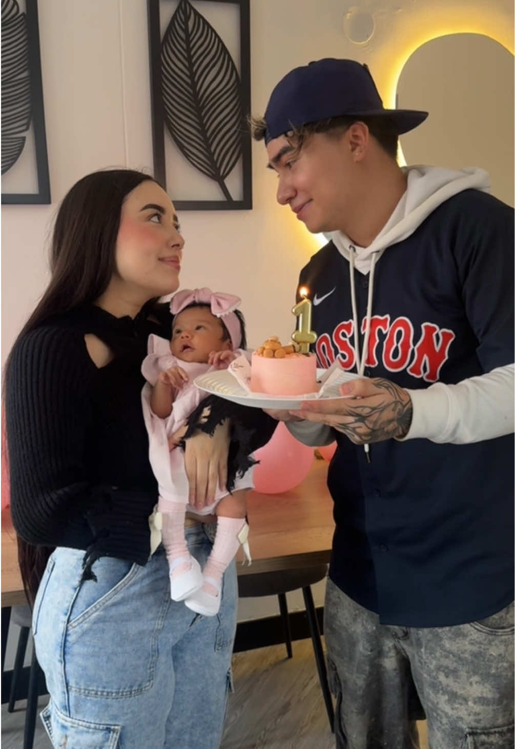 A post by @nicolebernaal on TikTok caption: FELIZ PRIMER MES HIJA HERMOSA 😍❤️ @Christian Fabian 