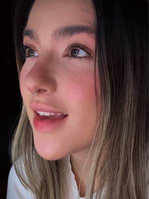 A post by @mariabolio on TikTok caption: porque tuuu, sabes como quiero que me quieran 🤤 #vidaspasadas #mariabolio 