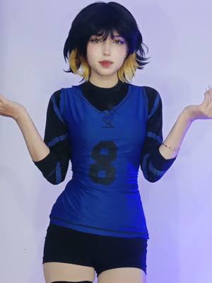 A post by @adrimarced on TikTok caption: Muchas gracias 💕 ya somos 1.3 Mill ❤️  #bachirameguru #bachiracosplay #bluelockcosplay 