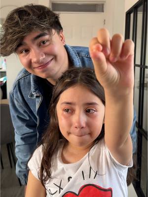 A post by @christianfabiannn on TikTok caption: Adiós al último diente de leche de Luciana 💔😭 @Nicole Bernal ✨✨ #parati 