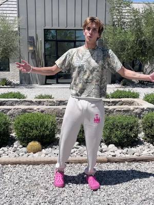A post by @joshrichards on TikTok caption: Can’t beat a weekend of golf, country music and being w @T-Mobile at Stagecoach #TMobilePartner 