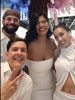 A post by @karimepindter on TikTok caption: #VámonosDePindter edición express a #Miami para el #genderreveal de @Lele Pons y @guaynaa 👶 y a la pelea de @jawymendez 🥊 #chisme #vlog 