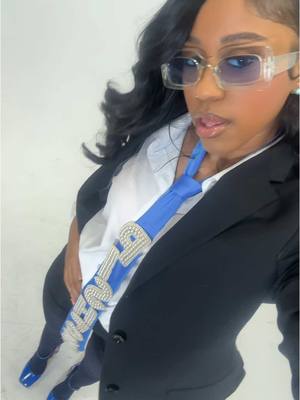 A post by @bigdejhha on TikTok caption: #fyp #pretty 