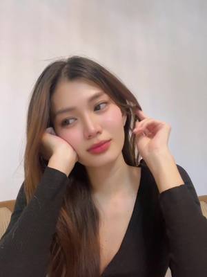 A post by @ninilineainofficial on TikTok caption: You wanna ask me out on a date ?#NiNiLinEain #fypシ゚viral #คริสต์มาสนี้ที่TikTok 