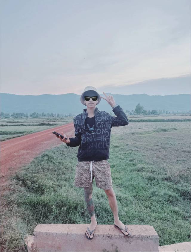 A post by @blanhtaeomneak on TikTok caption: 🍜