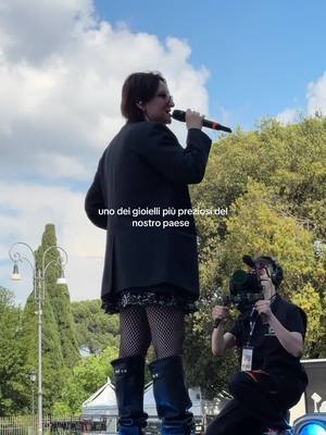 A post by @camonkei on TikTok caption: @Arisamusica ieri alle prove del concertone del primo maggio ci ha portati su una nuvola. 🌼🤍 #arisa @Primo Maggio Roma #1m2025 