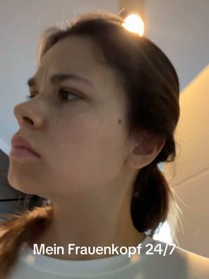 A post by @louisa_masciullo on TikTok caption: Warum denke ich immer direkt so? 😭 #fyp #fürdich #foryou 