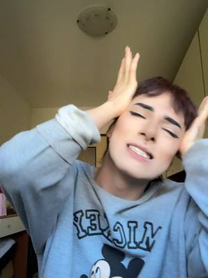 A post by @caravillain on TikTok caption: Sociale mai
