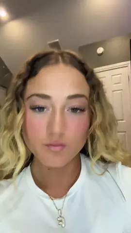 A post by @jojododeals on TikTok caption: these lashes are worth EVERY penny! I used the flora kit! Enjoy! #ucoolmelashes #ucoolmelashclusters #ucoolme 