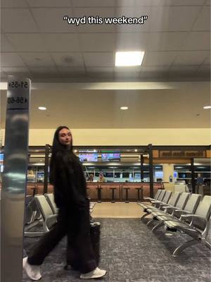 A post by @postedem_ on TikTok caption: 😘✌🏼✈️
