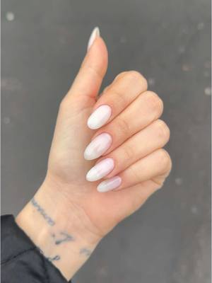 A post by @alessiamorellii1 on TikTok caption: @Karla vivar 💅🏼