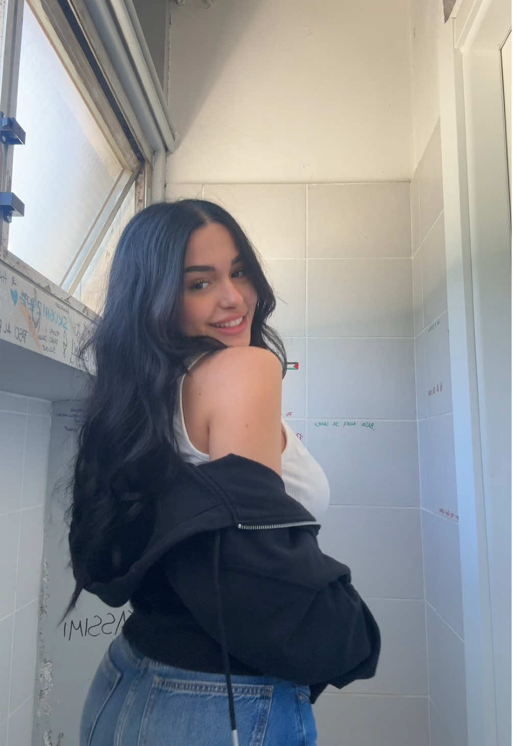 A post by @giadapasquii on TikTok caption: l’anno prossimo non vedrete più questo bagno 🥲
