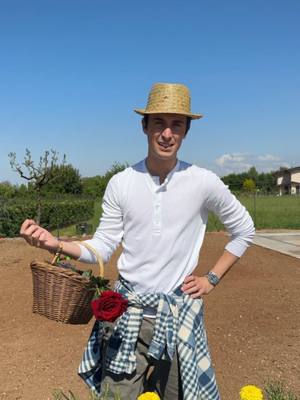 A post by @mattiastanga on TikTok caption: BENVENUTI NEL DOMAINE DE LA ROSE DI BORGOSATOLLO✨   @Lancôme #lancomeskincare #adv #giardino #fiori #ragazze #ragazzi #perte #neiperte #viral