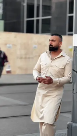 A post by @rattu.fitness on TikTok caption: Uk wale 🇬🇧🤘 #rattufam #phagwara #jalandhar #chandigharh #rattufitness #uk #london #cheemay #shubh #supreme #england #smethwick #rattu #oscar #likeforlike #tiktokviral #tiktokuni #uk #ukraine🇺🇦 
