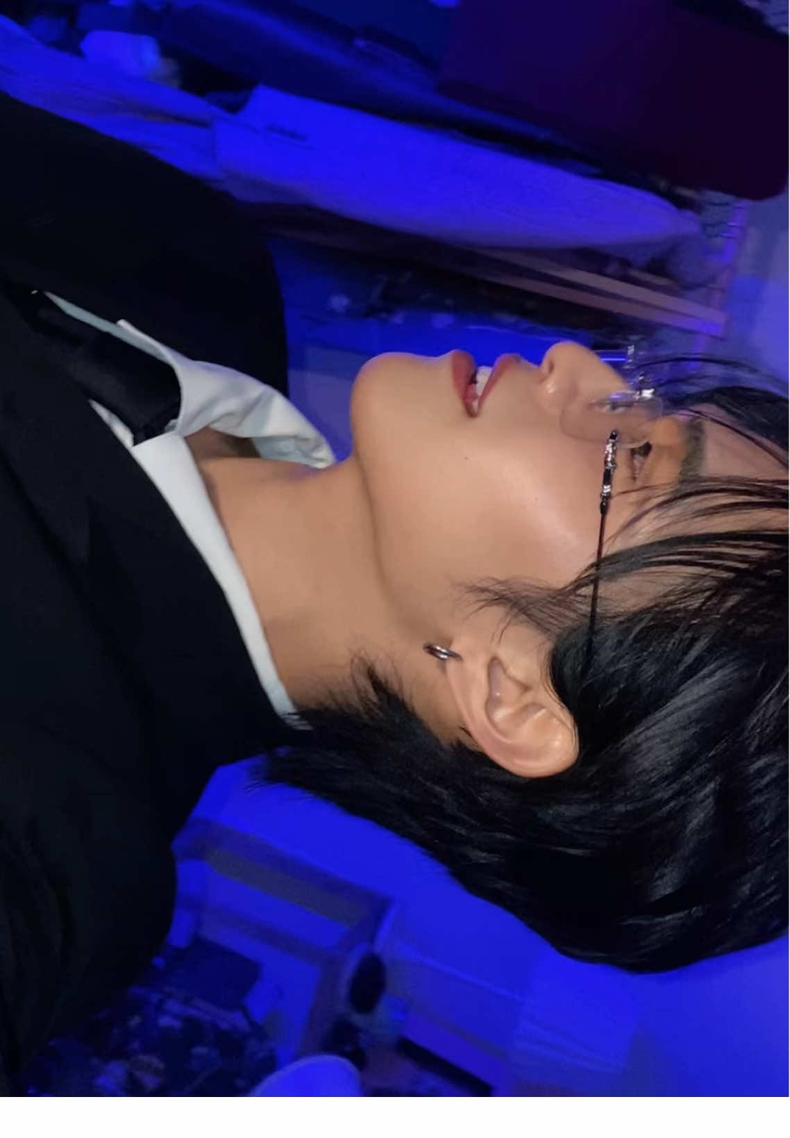 A post by @oshima_ on TikTok caption: hi 🫣 #愛♡スクリーム 