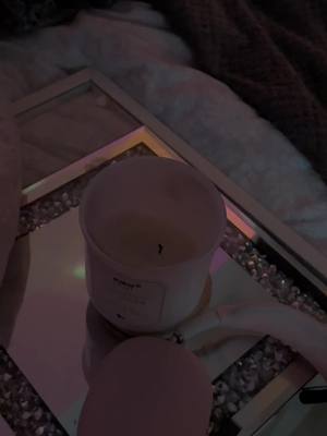 A post by @aleynaveyron on TikTok caption: Das Bett ist von @Moebelbence 🫶🏽✨