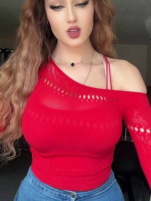 A post by @rema.oahbe33 on TikTok caption: مقصودة 😉#🧿 #ريماوهبه 