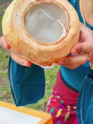 A post by @cherry2cherry on TikTok caption: #အုန်းစိမ်းဂျယ်လီလေးစားကြပါအုံးရှင့်😋😋 @Three Love #tiktok #tiktokmyanmar🇲🇲 #p 