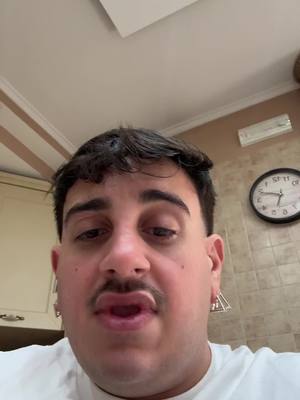A post by @carmine.guadagno on TikTok caption: io sento sempre quando qualcosa non va… non so perché.