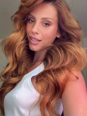 A post by @emilypallini on TikTok caption: Un momentito porfa 