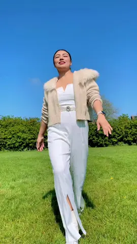 A post by @sonyshahi33 on TikTok caption: #QATAL can't get over this song. @gururandhawa #gururandhawa #goviral 