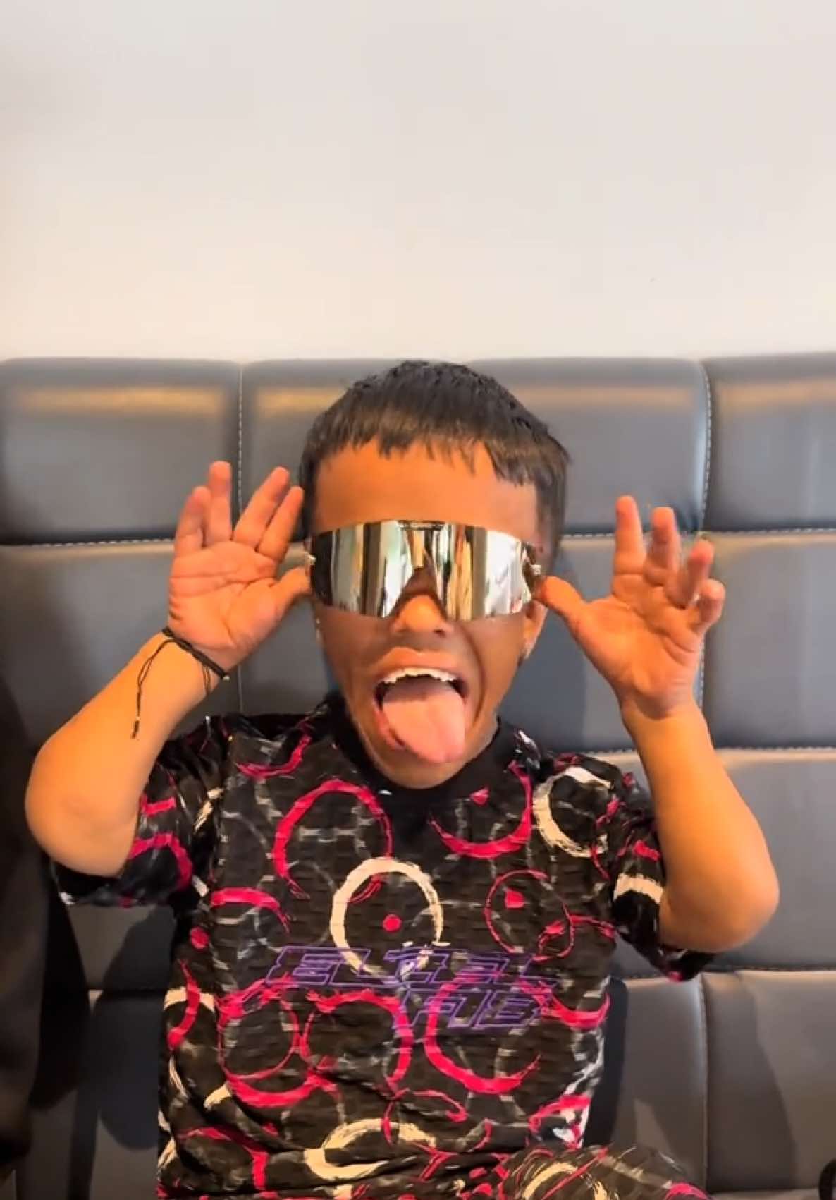 A post by @manolorojitastv on TikTok caption: 👶🏿 🗿