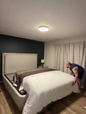A post by @el.hombrecito.family on TikTok caption: Otraves se nos quebró la cama 😂🤦🏽‍♂️🤦🏽‍♂️ pero esta es la voy reglar mejor de que la compramos 👷‍♂️🔨🔧🪚 #DIYProjects #HomeImprovement #FunnyMoments