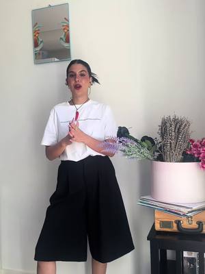 A post by @francescaamara on TikTok caption: Si è scassato il telefono forse erano maledette. Ig:francescaamaraa_