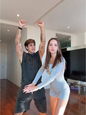 A post by @matiasochoa022 on TikTok caption: mi amiga es celosa 🫣