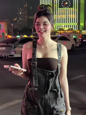 A post by @soklin44443 on TikTok caption: មកជួយទិញផងបងៗ🥰