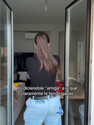 A post by @luciadelapuerta on TikTok caption: 🖤