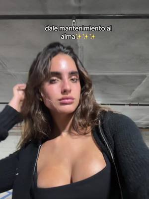 A post by @isalavenezolanaa on TikTok caption: amén #fyp 