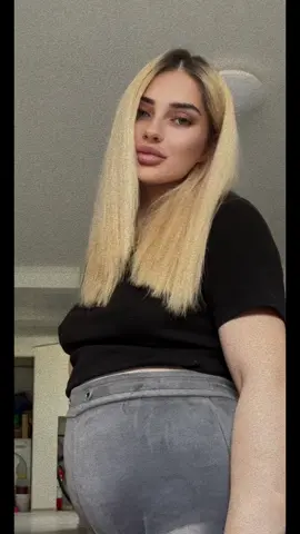 A post by @lrn032 on TikTok caption: #CapCut #foru #fyp #lorena #denmark #momofgirl #mom #girl #babygirl ❤️