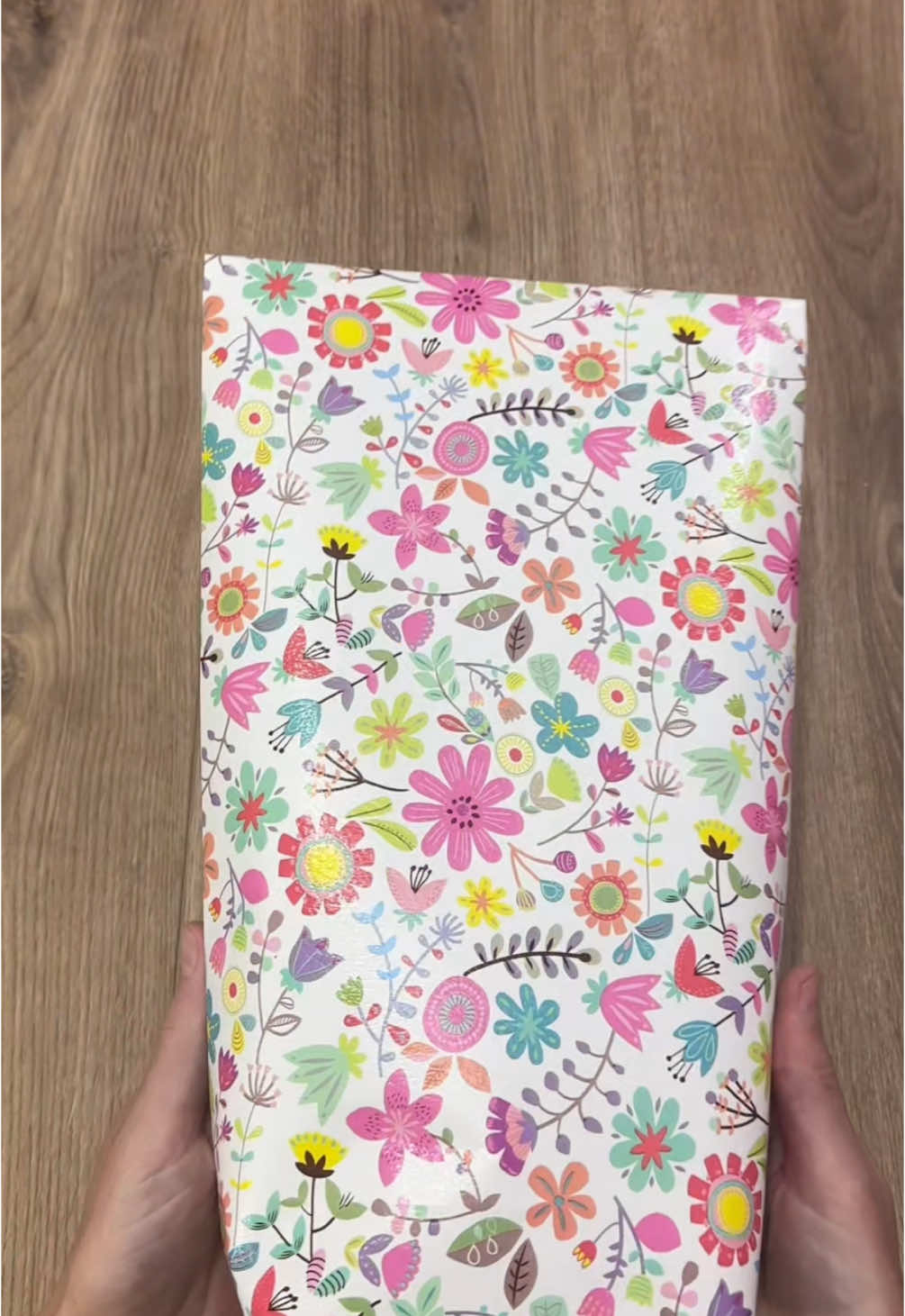 A post by @beeandblooms on TikTok caption: No box? No bag? No problem :) don’t forget to follow on IG 