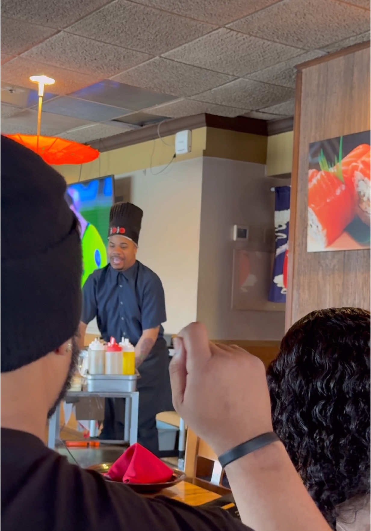 A post by @mojobrookzz on TikTok caption: When she bring her new boyfriend to your Job 😂😂😂😂😂😂😂 @ambitiousthtiam @mojobodybagzz @jojohibachi_steakhouse 🔥🔥🔥🔥🔥 #comedy #shaderoom #wshh 