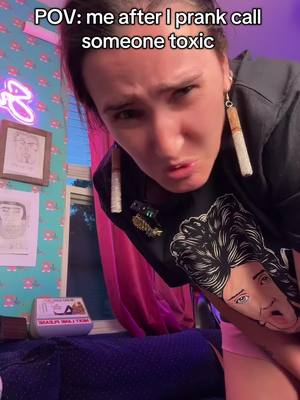 A post by @sarahsoda5 on TikTok caption: #suedillon #prankcall #fyp