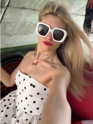 A post by @thesydneybelle on TikTok caption: From Newerk airport to the gondola🇮🇹 #italy 