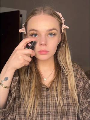 A post by @heyitsmaryalice on TikTok caption: i am actually loyal to doordash forever i fear link in my bio 🤍#grwmroutine #grwmmakeup #makeuphacks #neurodivergent #DoorDash_Partner 