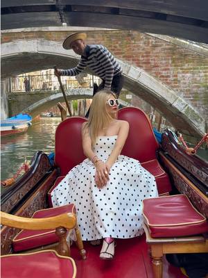 A post by @thesydneybelle on TikTok caption: living in a dream✨ #venice #italy 