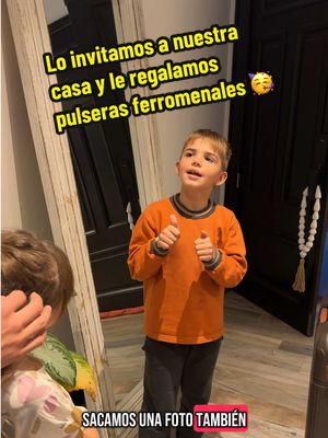 A post by @lionelferro on TikTok caption: Golpearon la puerta de casa porque quería las pulseras ferromenales de Roma 😱 #parati @Roma Ferro 