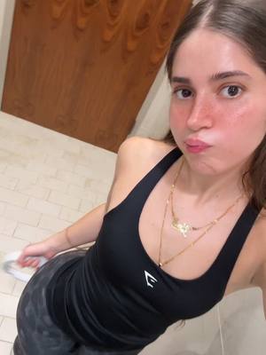 A post by @ema_bb0 on TikTok caption: Just finished a hour on the stair master 😰