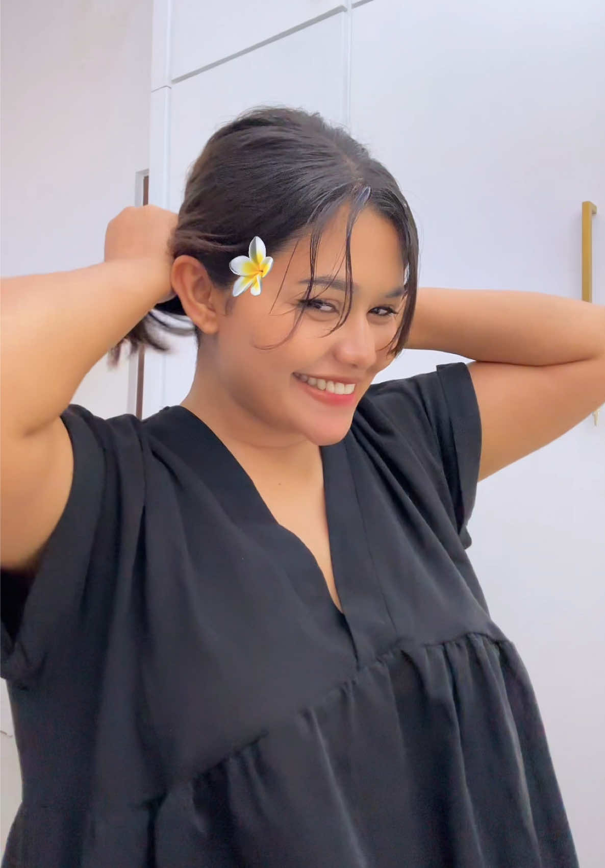 A post by @harshyuofficial on TikTok caption: කොහොමද ඔයාලගේ A/L results? මට A 3යි 😁🤪  #sinhalajokes #sinhalacomedy #fyp #fypシviralvideoforyouii #srilankangirl #fyplanka #whattowatch #trendingnow #srilankan_tik_tok🇱🇰 #whatsappstatus #trends #funny 