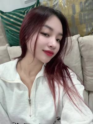 A post by @seymagalaxynavatra on TikTok caption: រាំអត់☺️